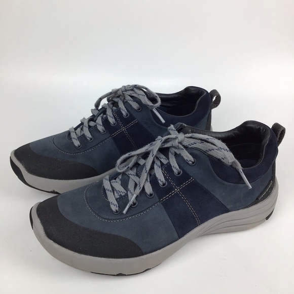 clarks wave trek blue